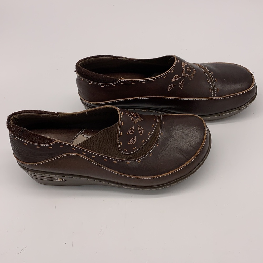 Spring Step brown closed back clogs - Picture 3 of 11